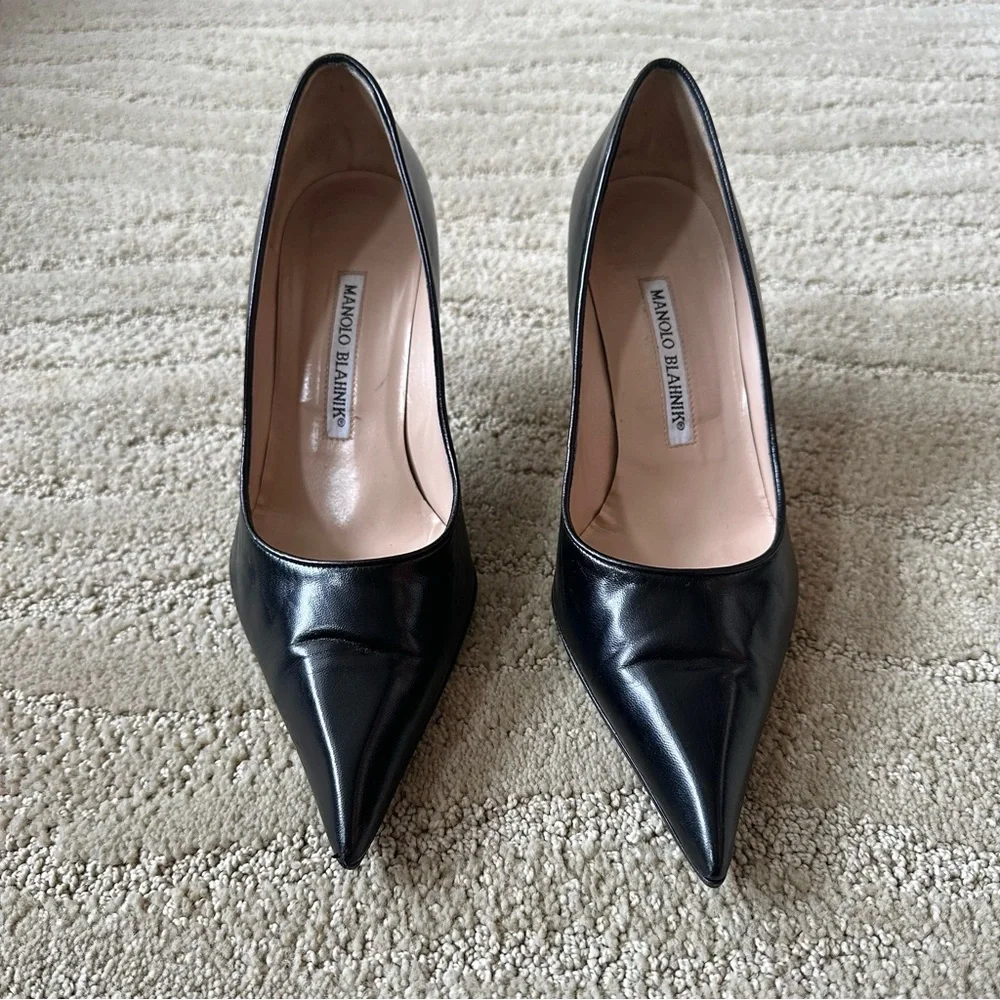 Manolo Blahnik Tuccio Autographed Black Pointy Toe Pumps 70mm Heel Sz IT 36.5